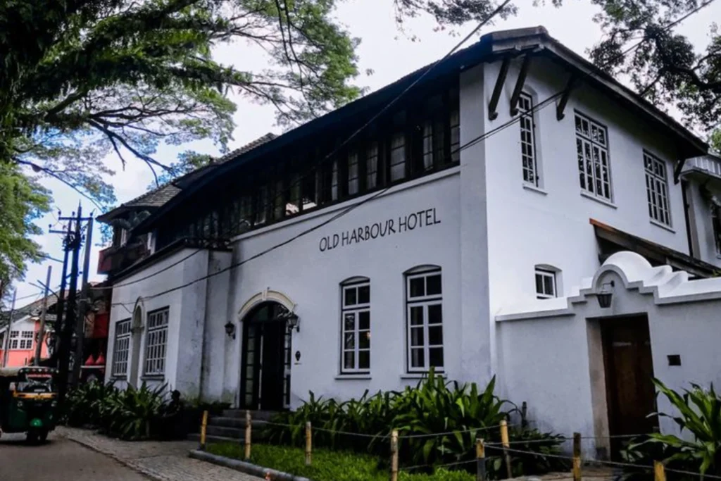 Tourist Packages in Kerala | 7N - 1N Kochi 2N Munnar 1N Thekkady 1N Alleppey Houseboat 2N Kovalam